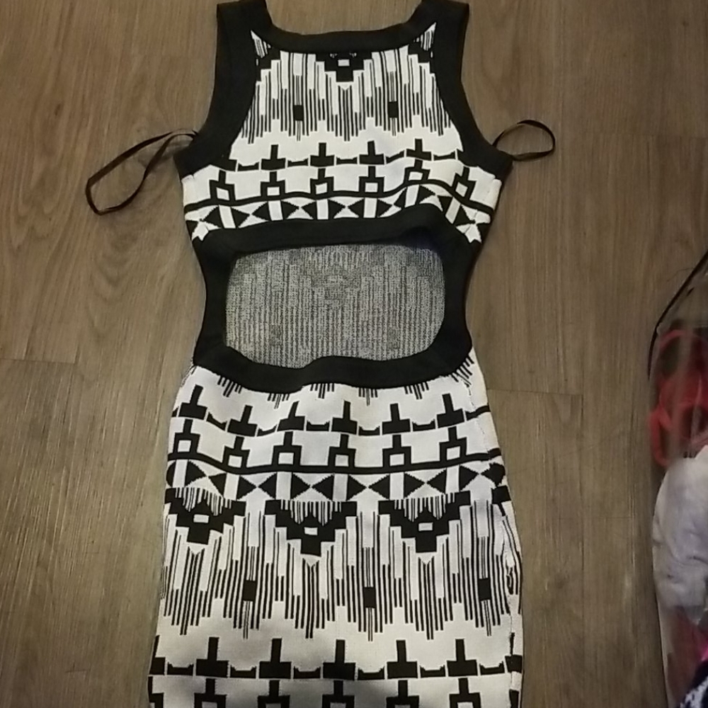 Dress - Picture 2 of 3